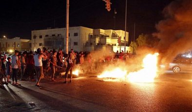 خۆپیشاندانی هاووڵاتییانی بەسرە بەهۆی نەبوونی کارەبا دەستیپێکرد